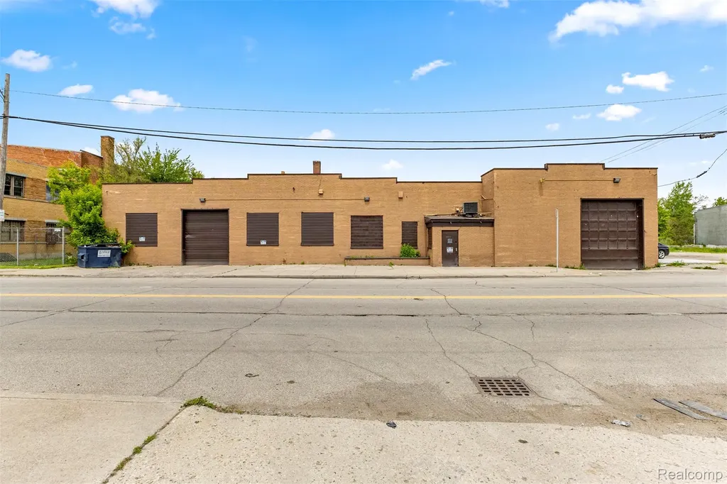 12950 Lyndon Street Detroit City MI 48227