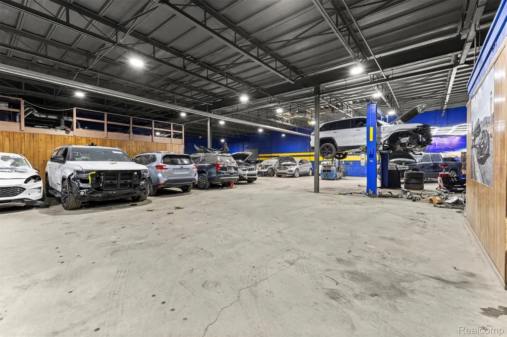 12950 Lyndon Street Detroit City MI 48227