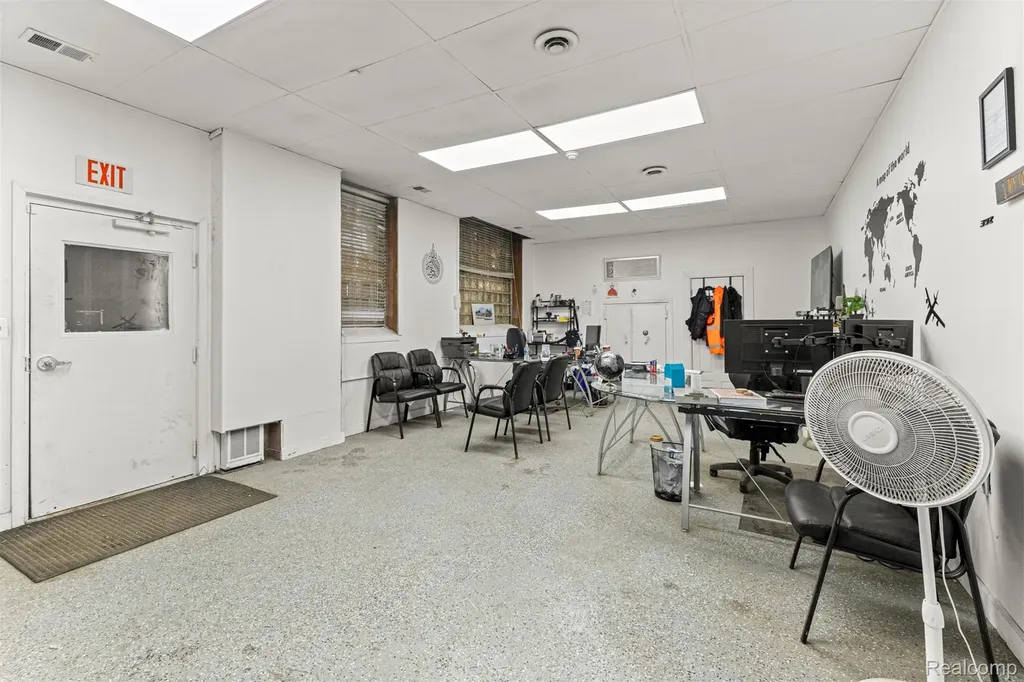 12950 Lyndon Street Detroit City MI 48227
