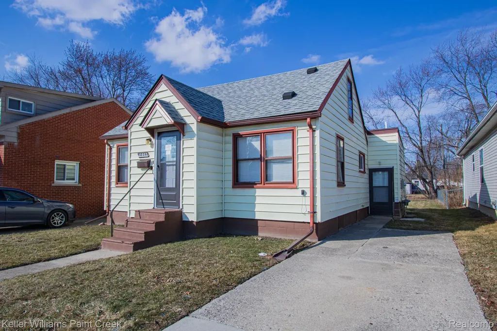 8493 Jewett Avenue Warren City MI 48089