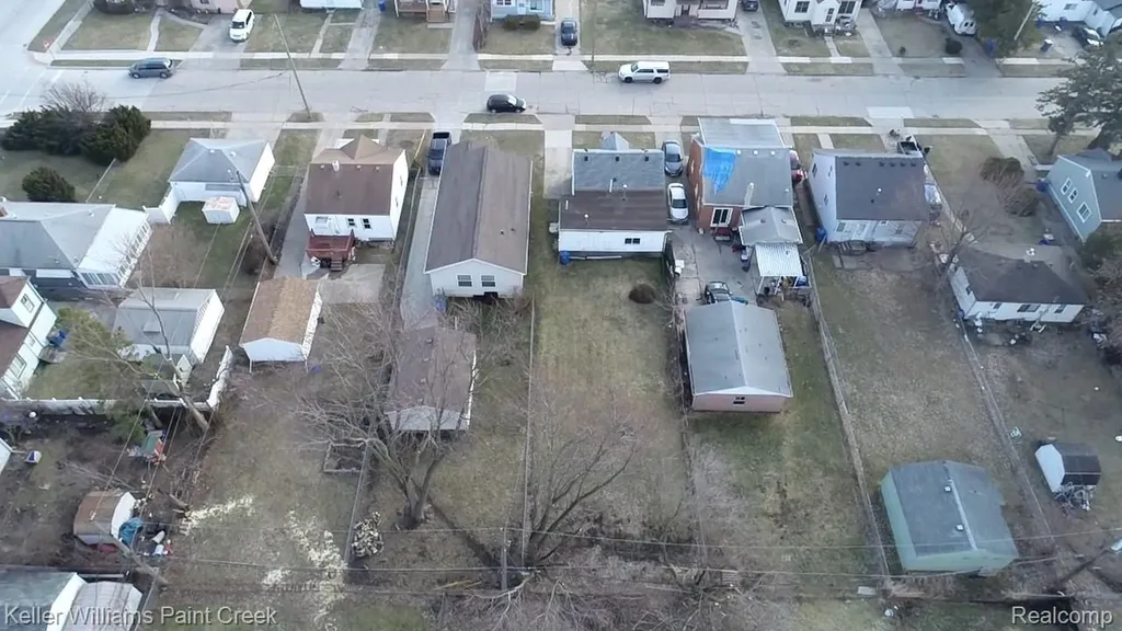 8493 Jewett Avenue Warren City MI 48089