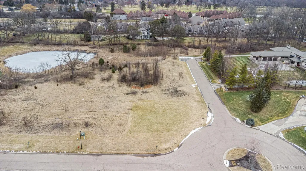 5 Fairway Trail Grand Blanc Charter Township MI 48439