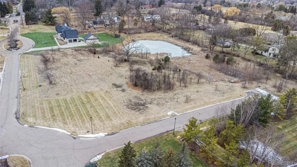 5 Fairway Trail Grand Blanc Charter Township MI 48439