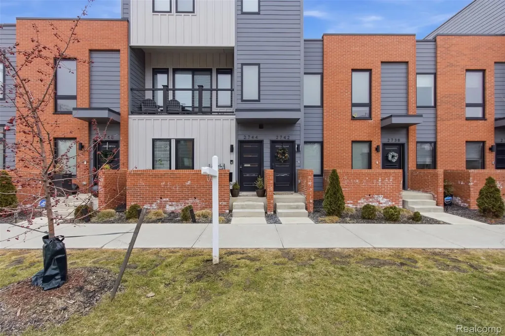 2744 Harrison Street Detroit City MI 48216