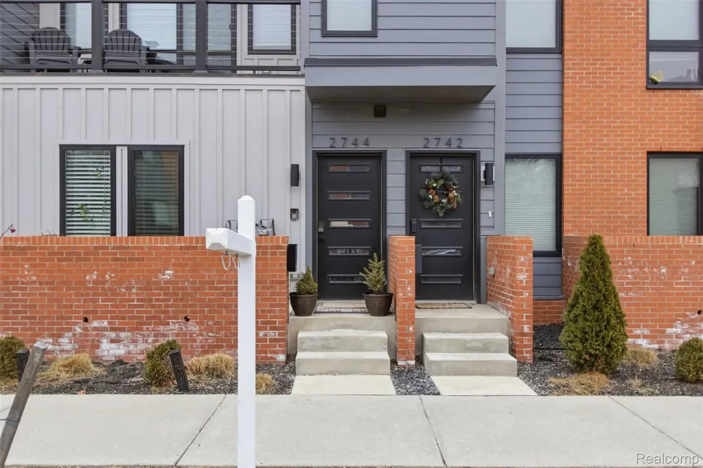 2744 Harrison Street Detroit City MI 48216
