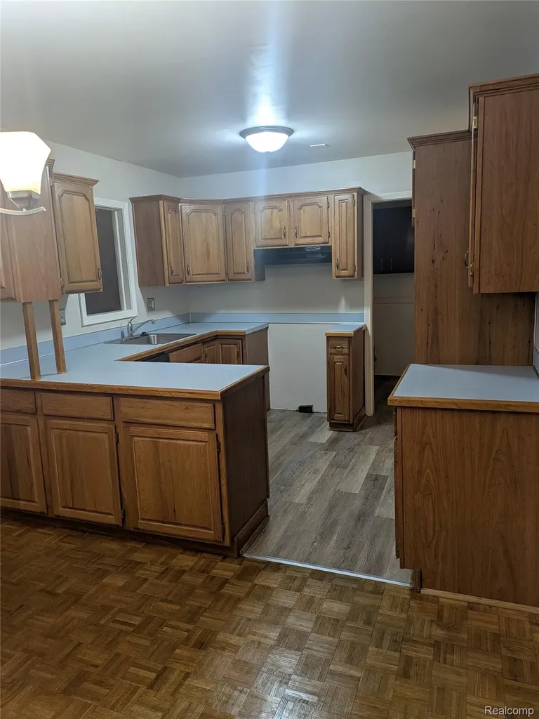 1939 Laurel Oak Dr Laurel Oak Drive Flint City MI 48507