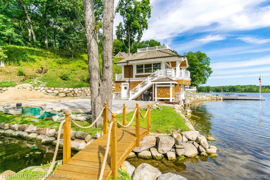 14625 Edgewater Drive Lyndon Township MI 48137
