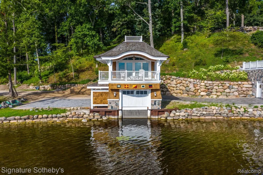14625 Edgewater Drive Lyndon Township MI 48137