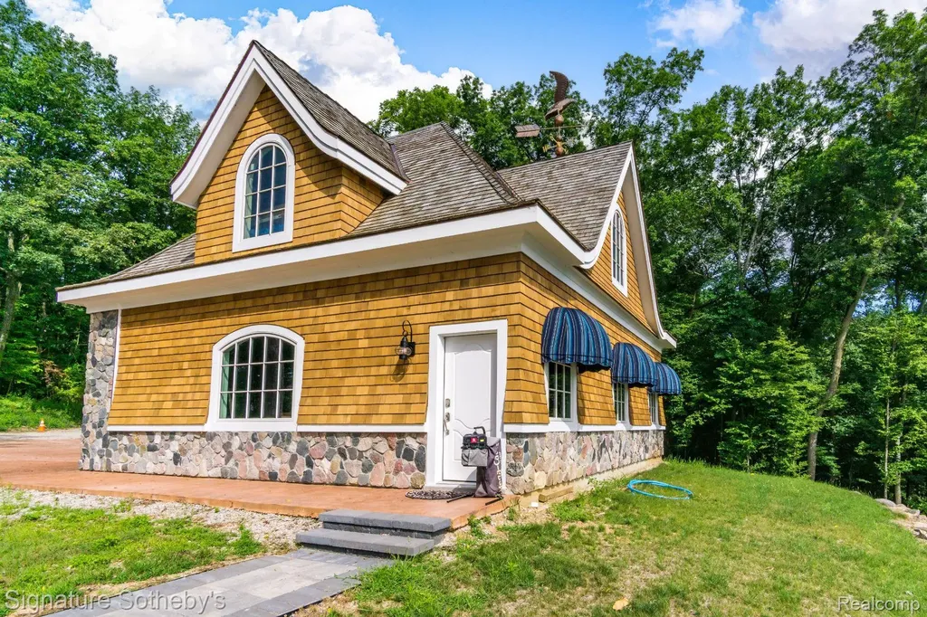14625 Edgewater Drive Lyndon Township MI 48137