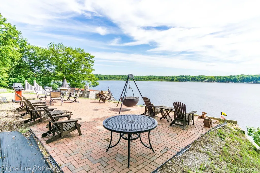 14625 Edgewater Drive Lyndon Township MI 48137