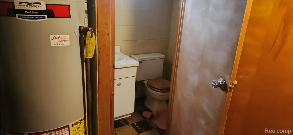 23466 Audrey Avenue Warren City MI 48091