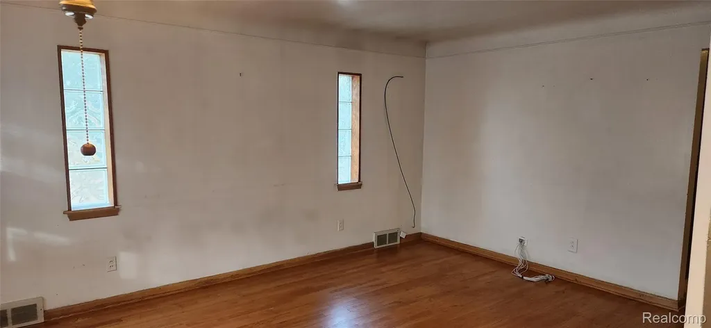 23466 Audrey Avenue Warren City MI 48091