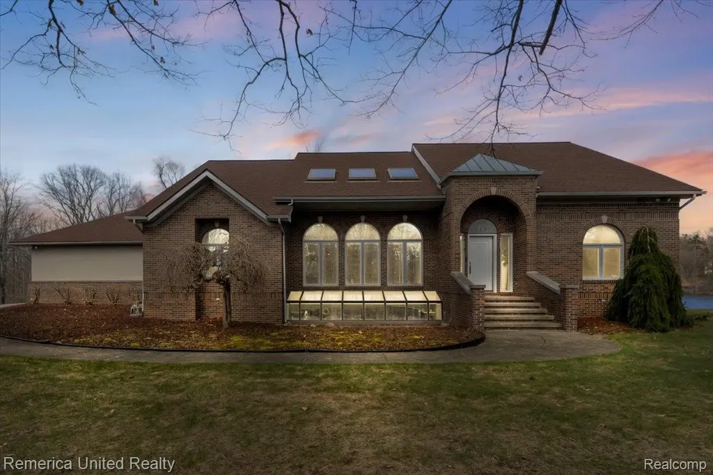2457 Spring Lake Lane Brighton Township MI 48114