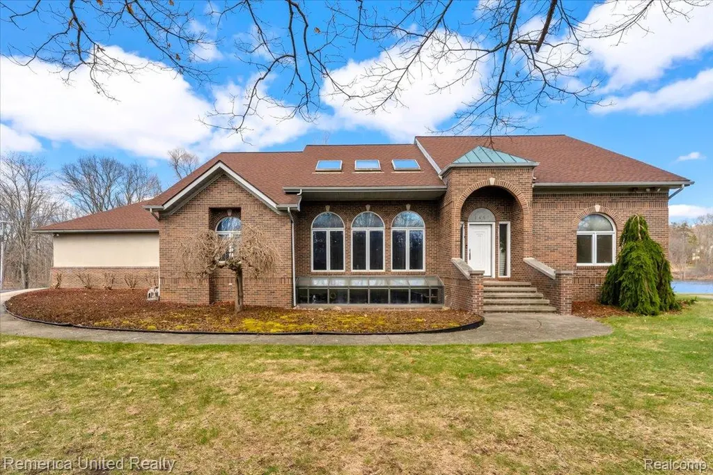 2457 Spring Lake Lane Brighton Township MI 48114
