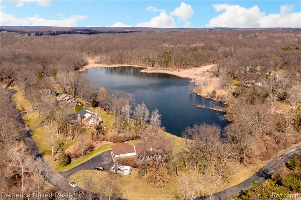 2457 Spring Lake Lane Brighton Township MI 48114