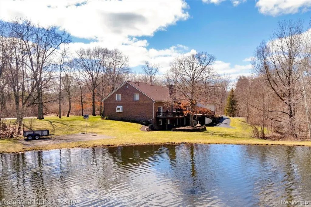 2457 Spring Lake Lane Brighton Township MI 48114
