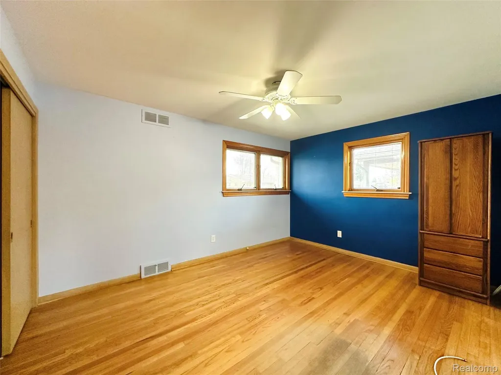 23213 Greencrest Street St. Clair Shores City MI 48080