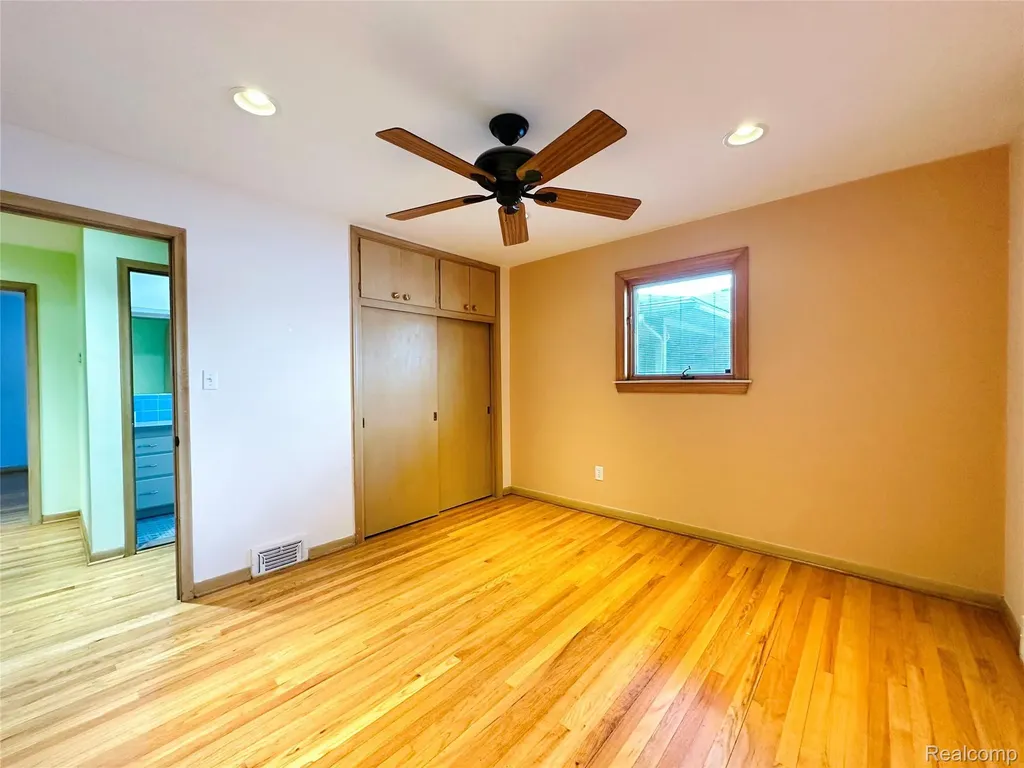 23213 Greencrest Street St. Clair Shores City MI 48080