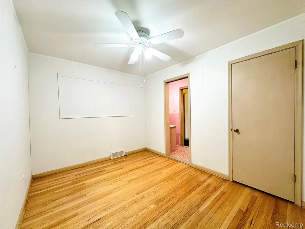 23213 Greencrest Street St. Clair Shores City MI 48080