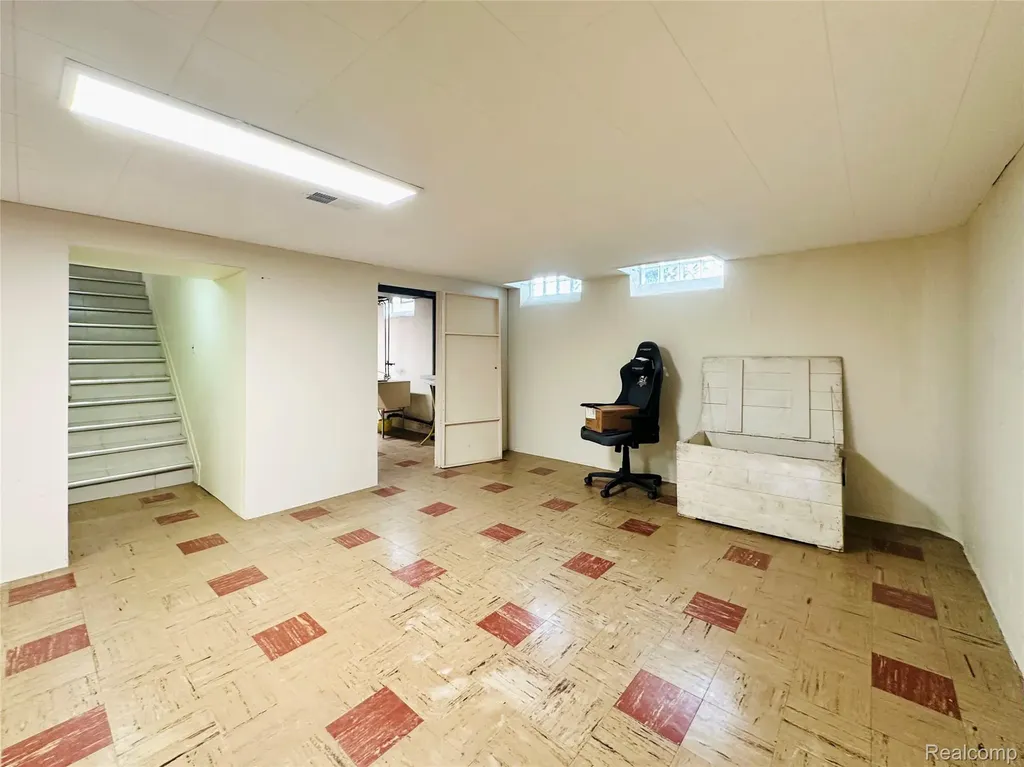 23213 Greencrest Street St. Clair Shores City MI 48080