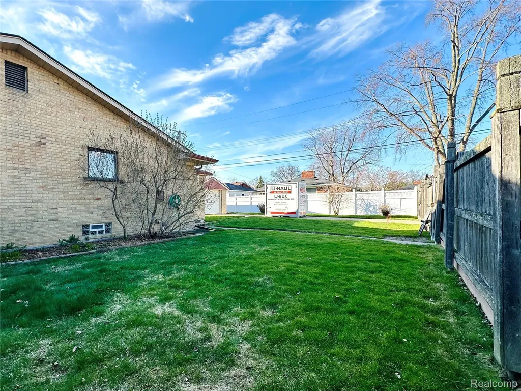 23213 Greencrest Street St. Clair Shores City MI 48080