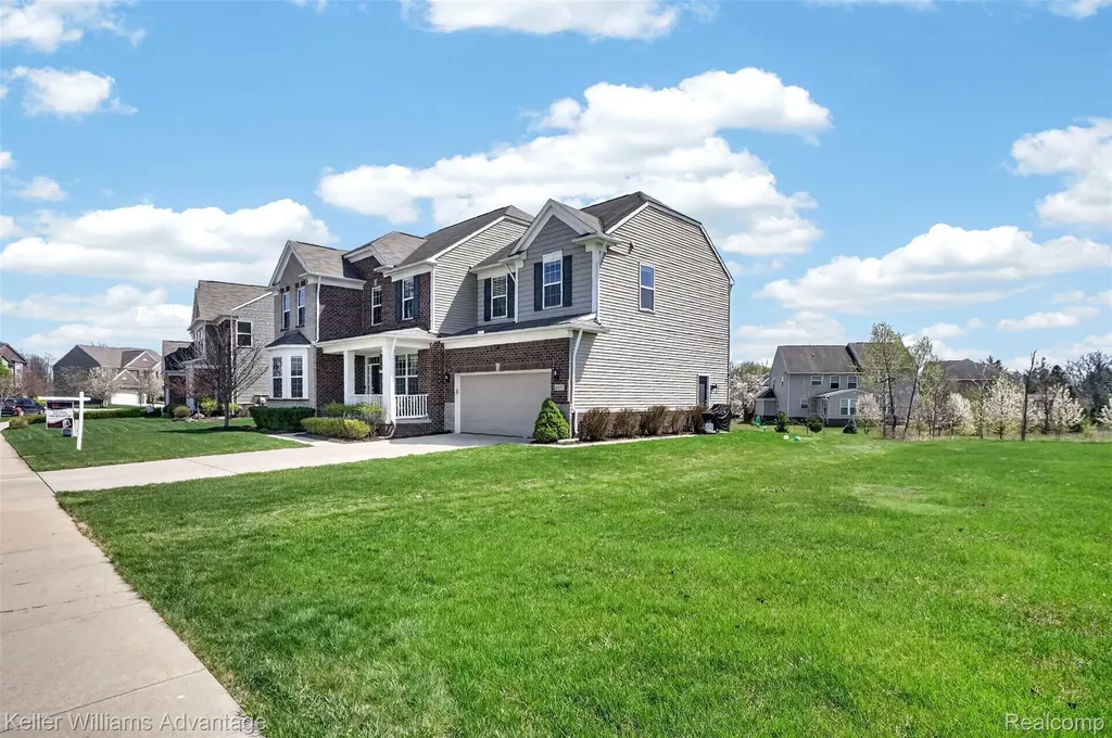 59371 Peters Barn Drive Lyon Charter Township MI 48178