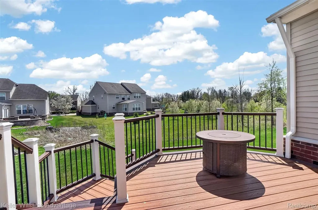59371 Peters Barn Drive Lyon Charter Township MI 48178