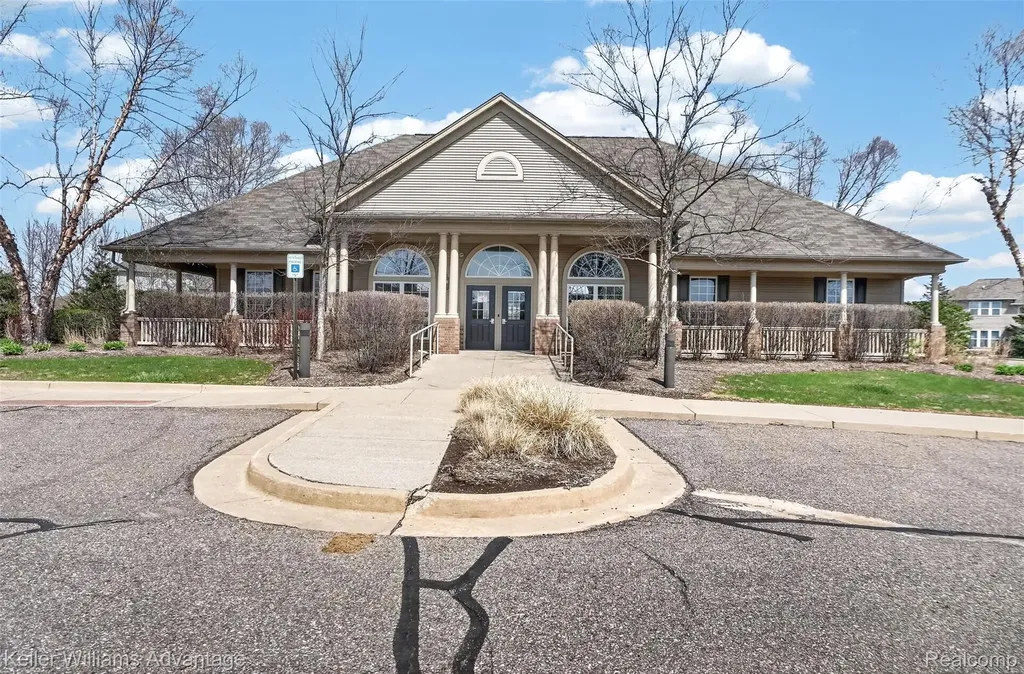 59371 Peters Barn Drive Lyon Charter Township MI 48178