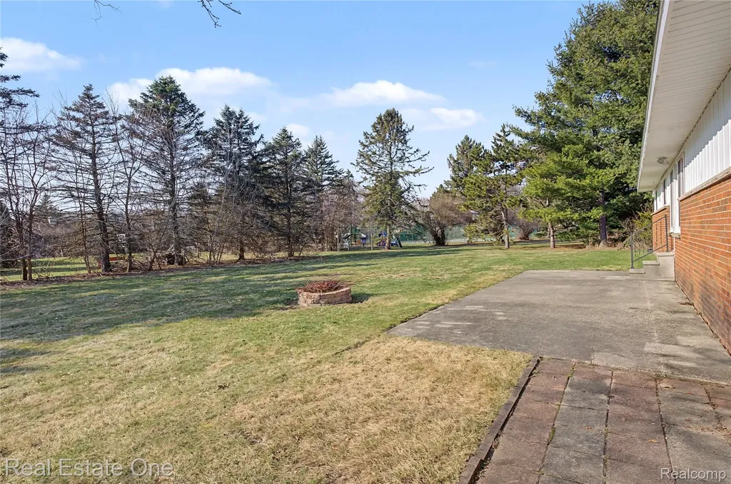 5388 Daniel Drive Brighton Township MI 48114