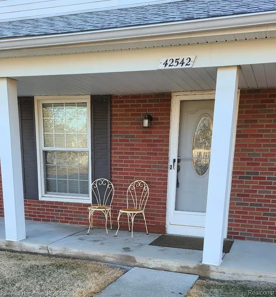 42542 Saratoga Road Canton Charter Township MI 48187