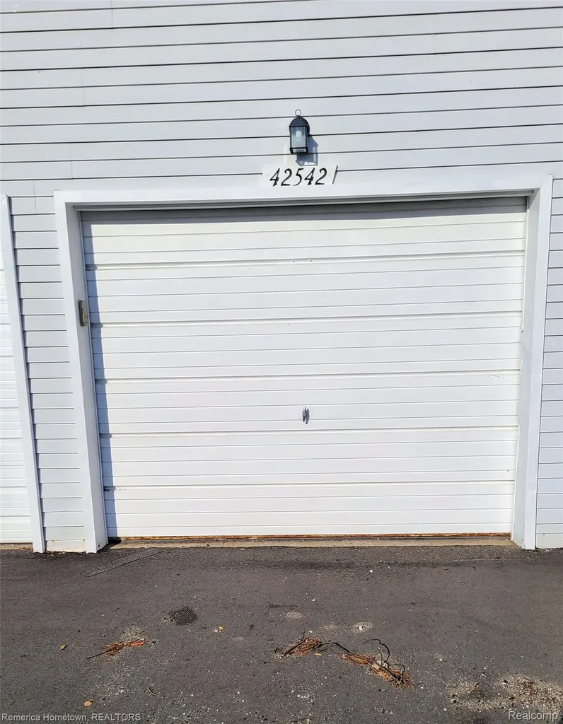 42542 Saratoga Road Canton Charter Township MI 48187