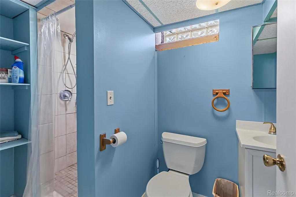 11844 Harold Street Warren City MI 48089