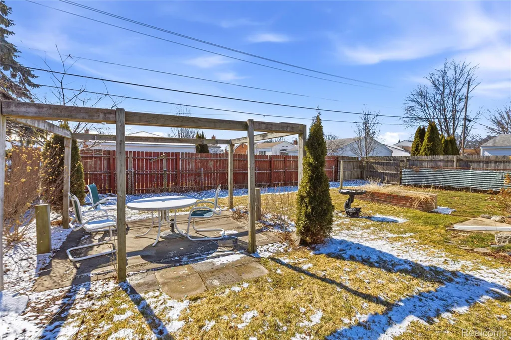 11844 Harold Street Warren City MI 48089