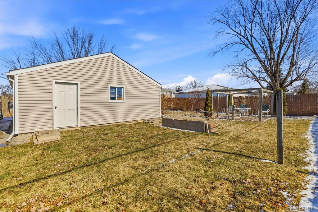 11844 Harold Street Warren City MI 48089