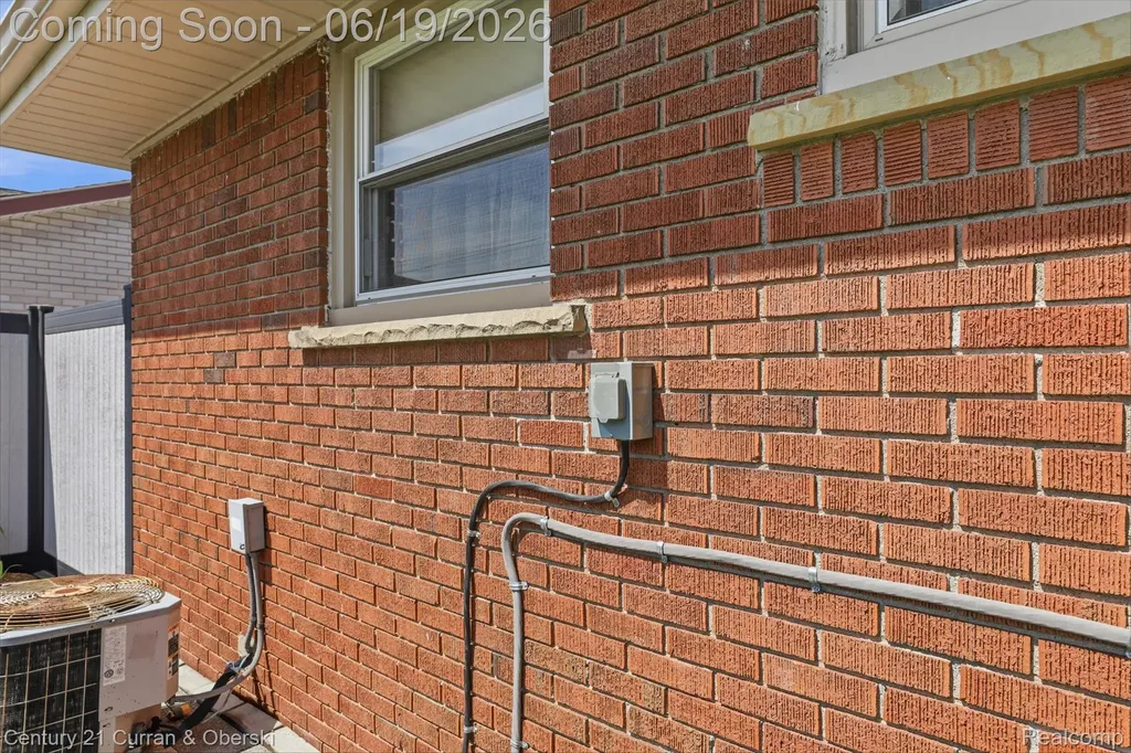 24605 Eton Avenue Dearborn Heights City MI 48125