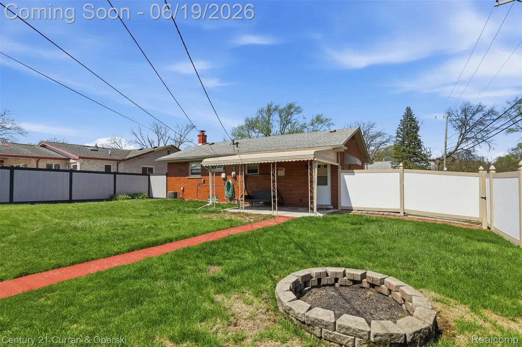 24605 Eton Avenue Dearborn Heights City MI 48125