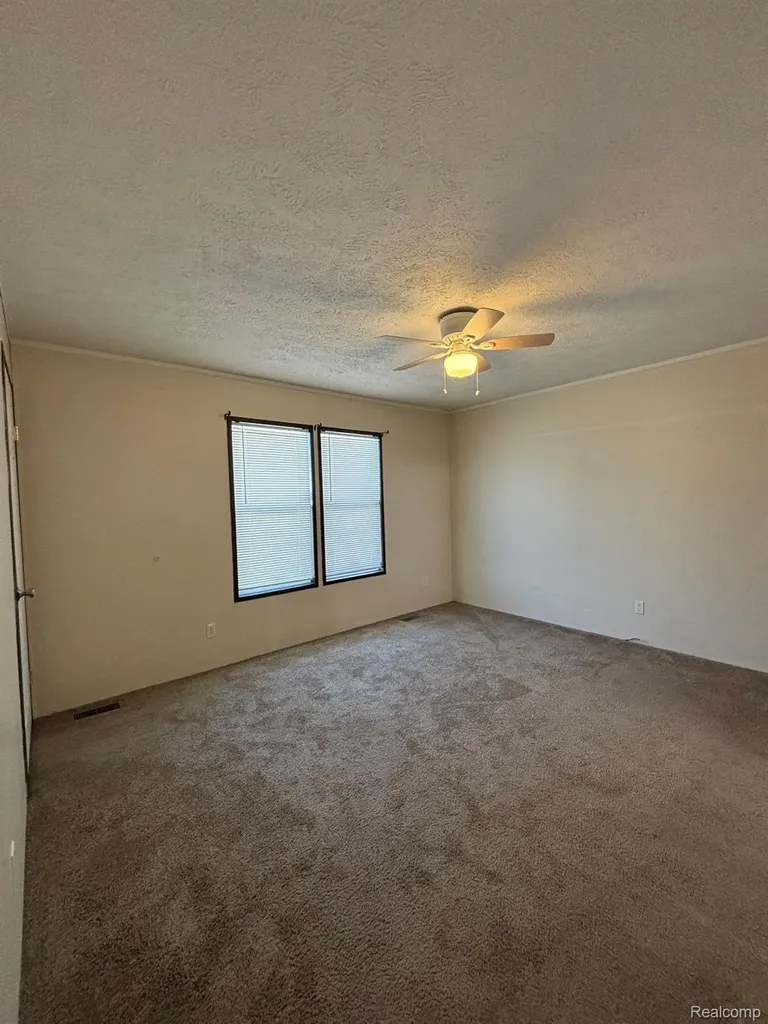3459 Pine Ridge Burton City MI 48519
