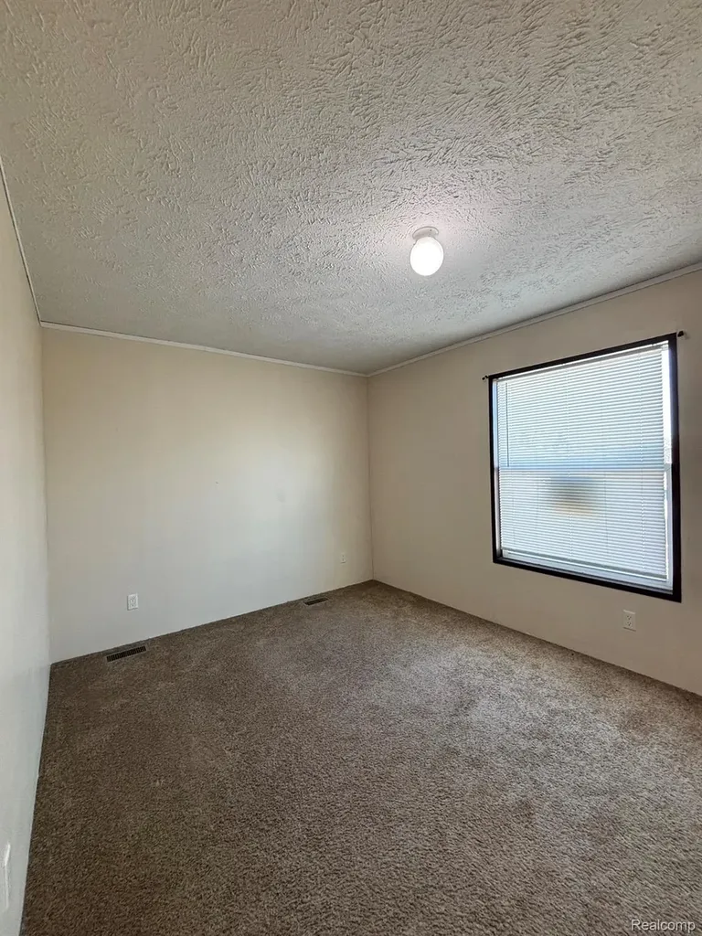 3459 Pine Ridge Burton City MI 48519
