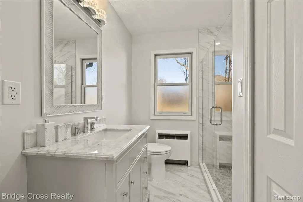 95 Hillsdale Road Bloomfield Charter Township MI 48302