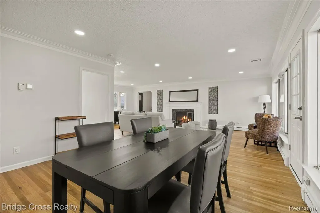 95 Hillsdale Road Bloomfield Charter Township MI 48302
