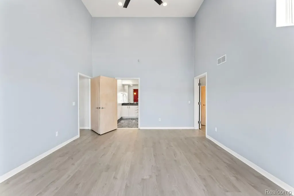 2076 S Long Lake Road Fenton City MI 48430