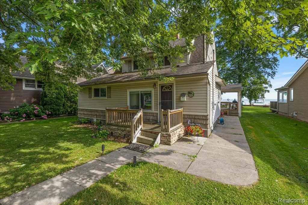 38292 Murdick Drive New Baltimore City MI 48047