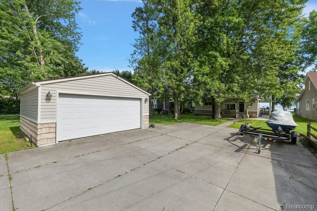 38292 Murdick Drive New Baltimore City MI 48047