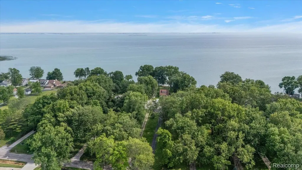 38292 Murdick Drive New Baltimore City MI 48047