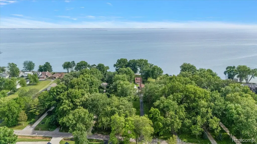 38292 Murdick Drive New Baltimore City MI 48047