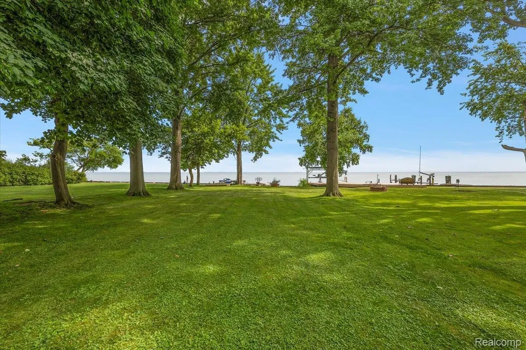 38292 Murdick Drive New Baltimore City MI 48047