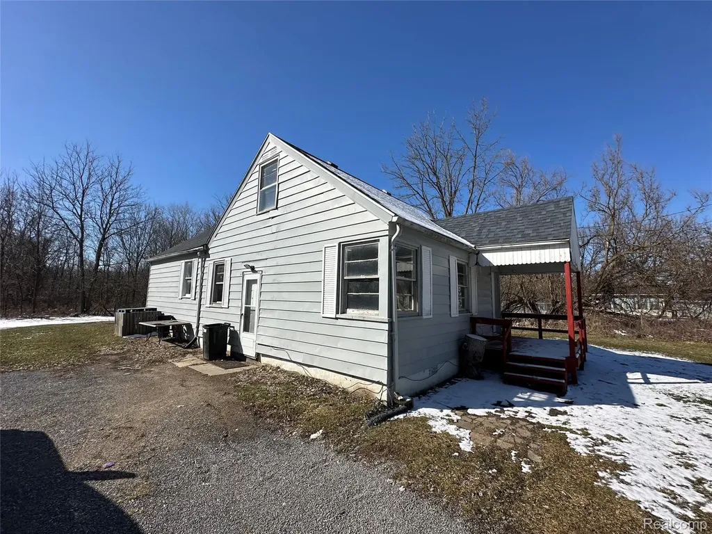 3241 Walton Avenue Flint Charter Township MI 48504
