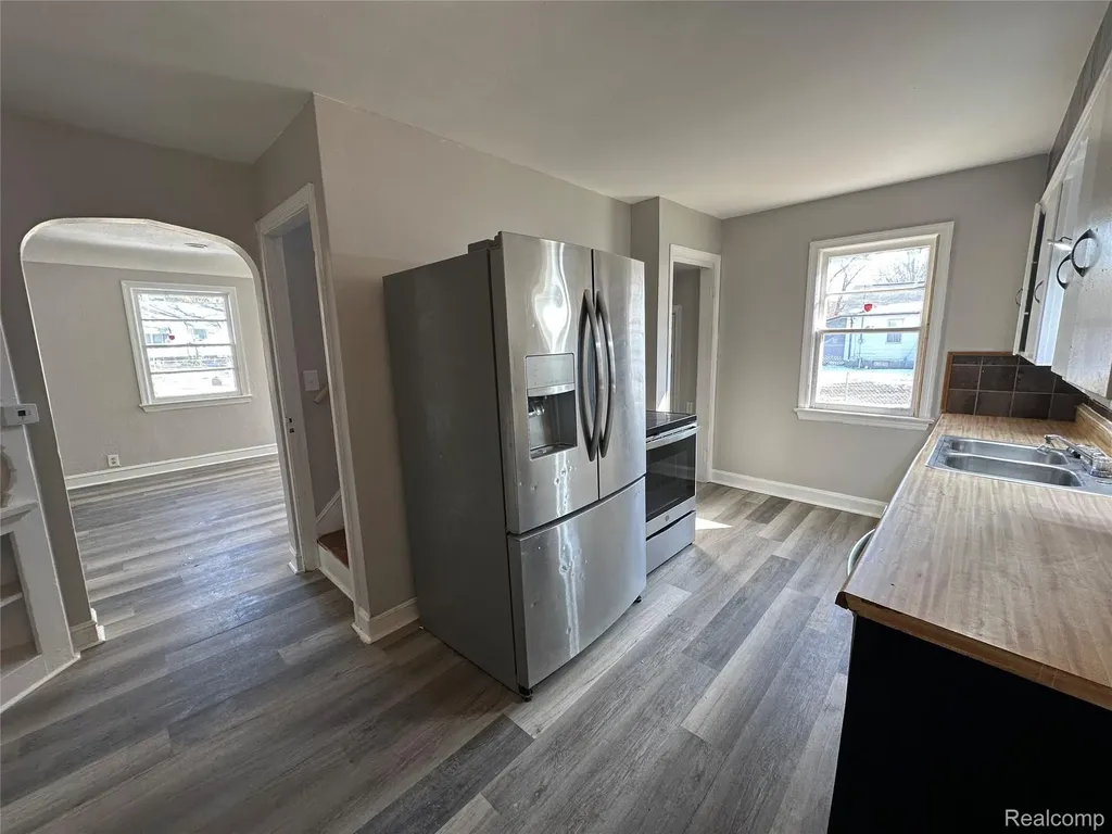 3241 Walton Avenue Flint Charter Township MI 48504