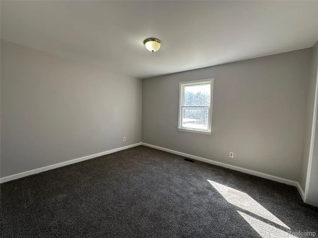 3241 Walton Avenue Flint Charter Township MI 48504