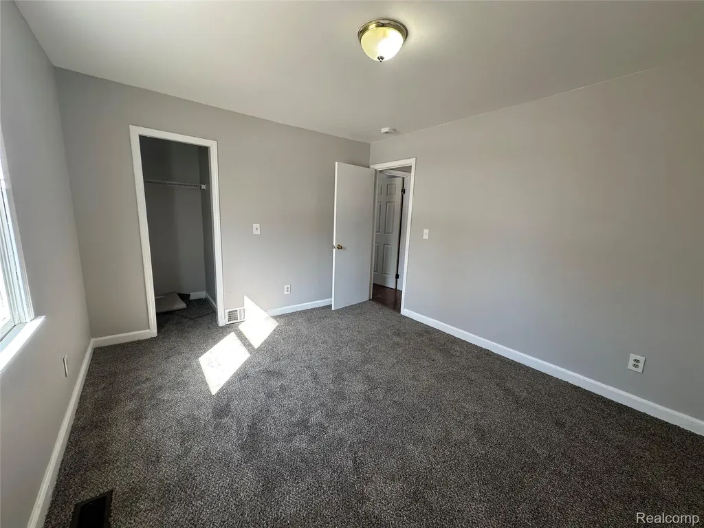 3241 Walton Avenue Flint Charter Township MI 48504